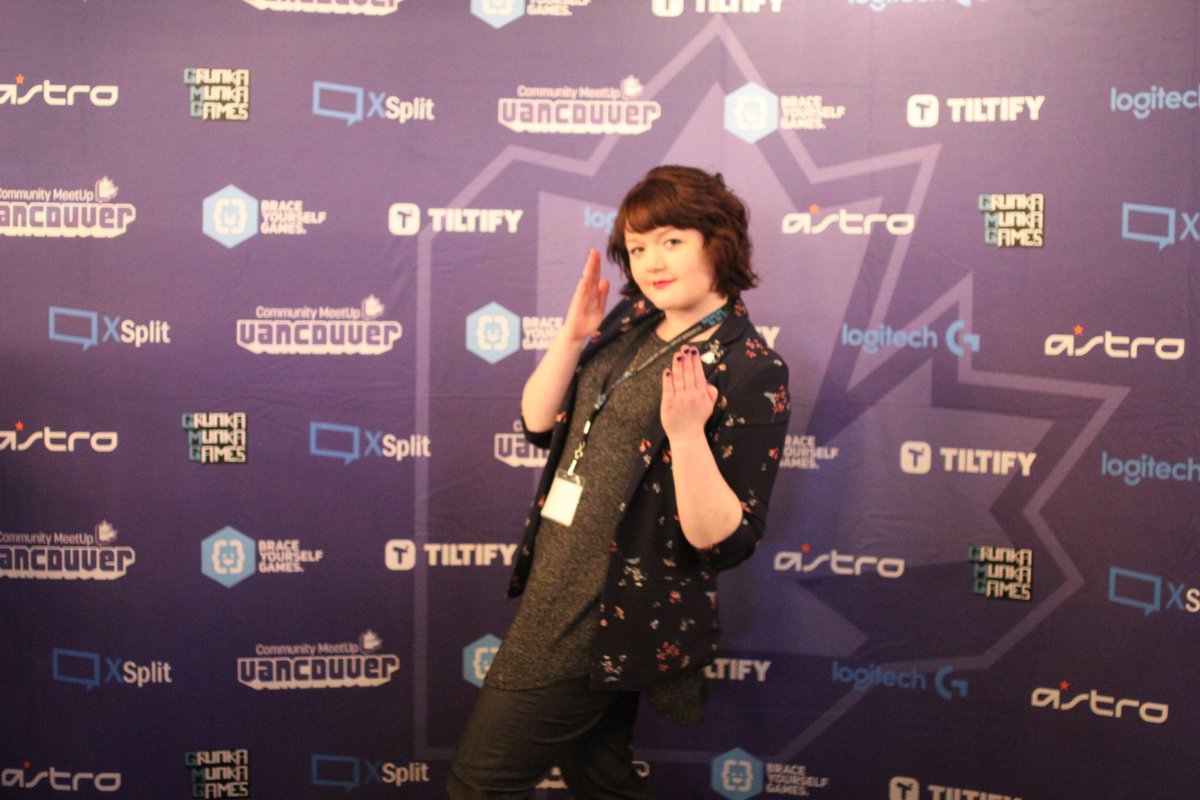 VanGameExpo's tweet photo. Get your pic snapped at the media wall and you might win a ring light kit for your stream, care of https://t.co/zasdVHJjih! https://t.co/XJ9GwkMPdp