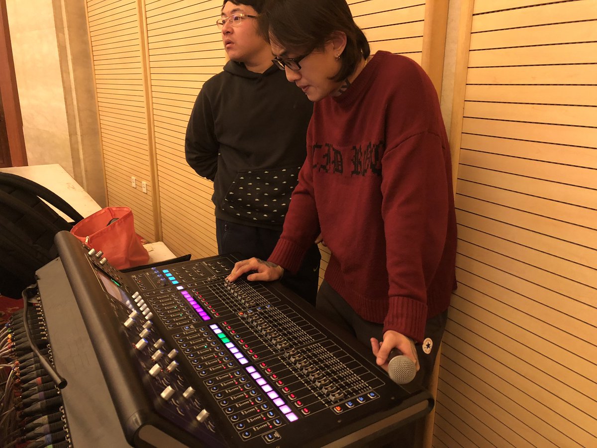 SUBLIVECHINA's tweet image. SUB LIVE provide equipment and technical support for the performance of He Dahe at Harbin GlobeTheatre. #何大河 #habin #sublive #liveshow #China