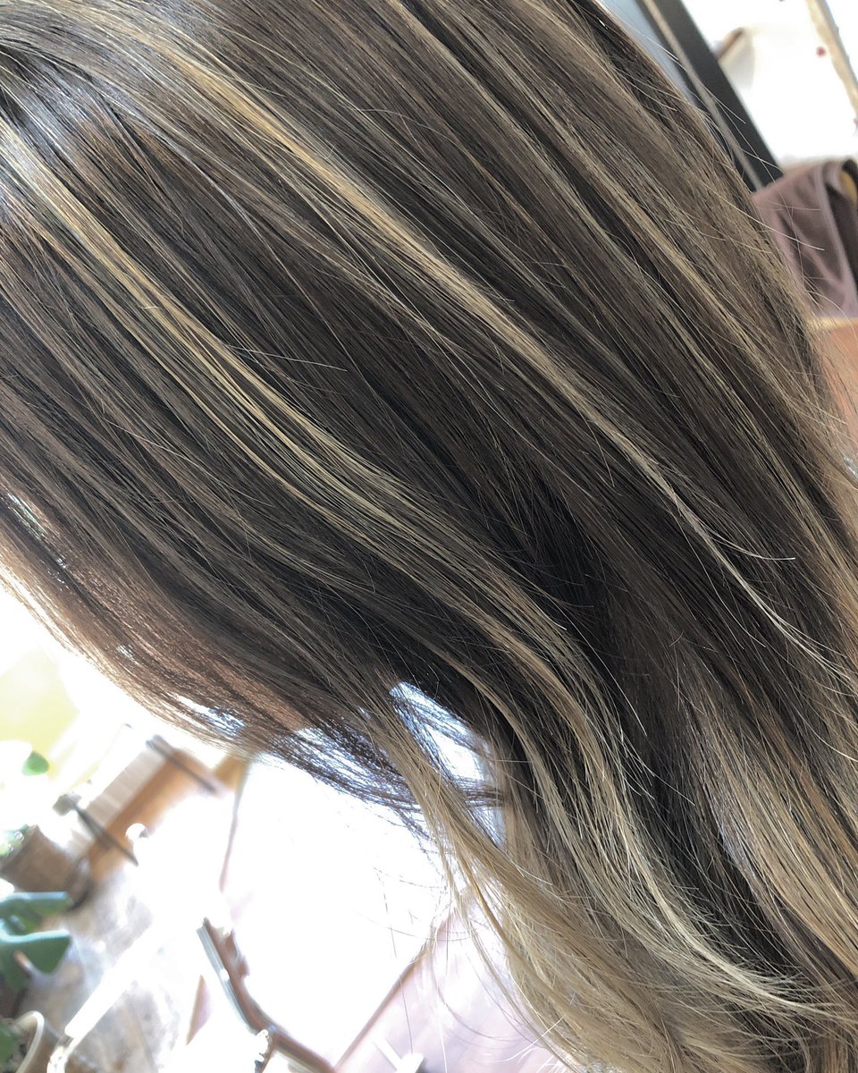 flowers_salon's tweet photo. ラインバレイヤージュで
大人カッコいいスタイル✨ https://t.co/Hj54VcRznI