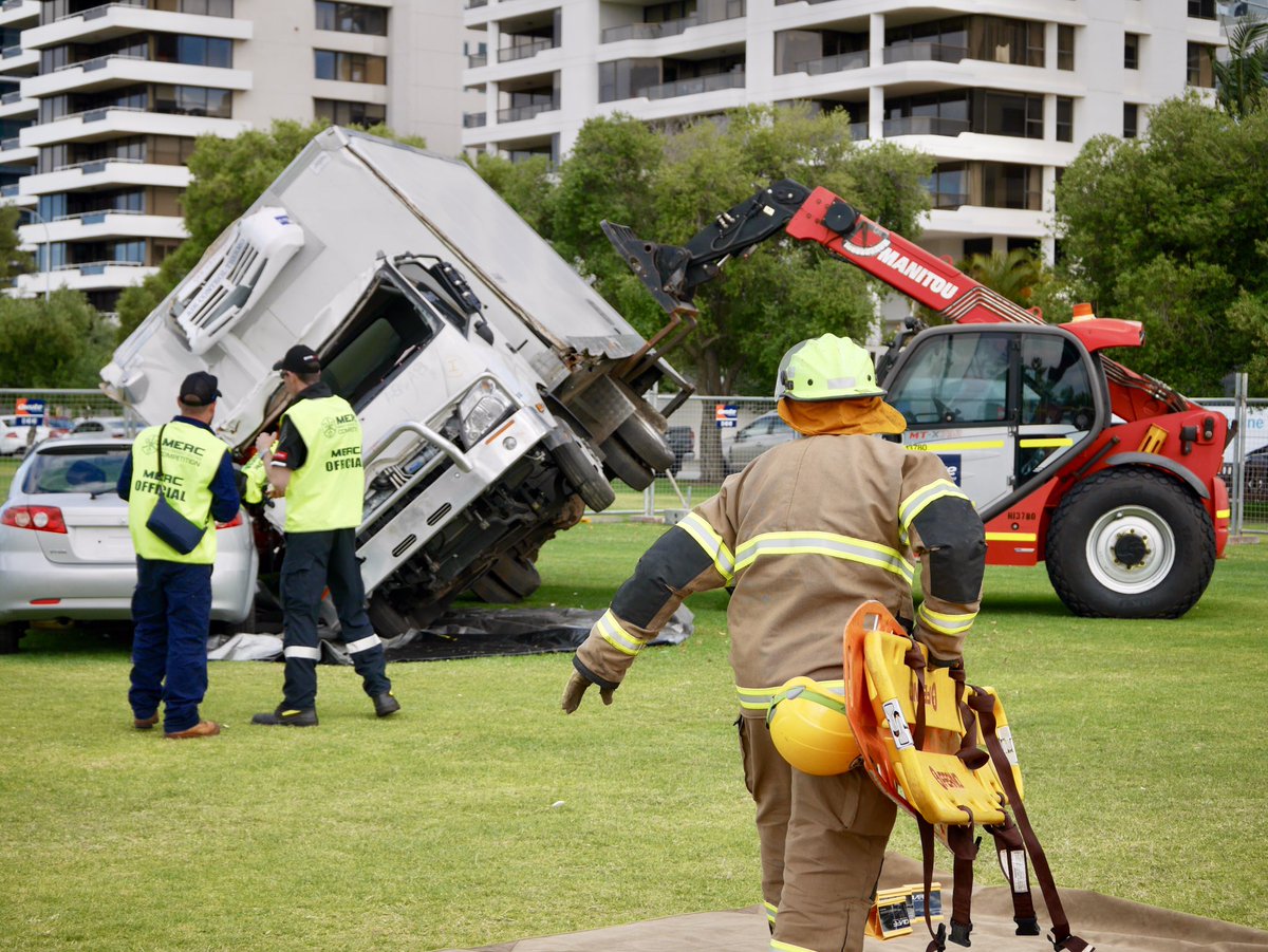 ausgoldindustry's tweet photo. .@NewmontAu's Boddington #EmergencyResponse team getting serious as they take on the road crash rescue on the final day @MERCinPerth! See @ausgoldindustry members test their lifesaving skills @CityofPerth in Langley Park #mercinperth #merc2018 #ERT #gold #goldmining https://t.co/6Da7zrbJnF