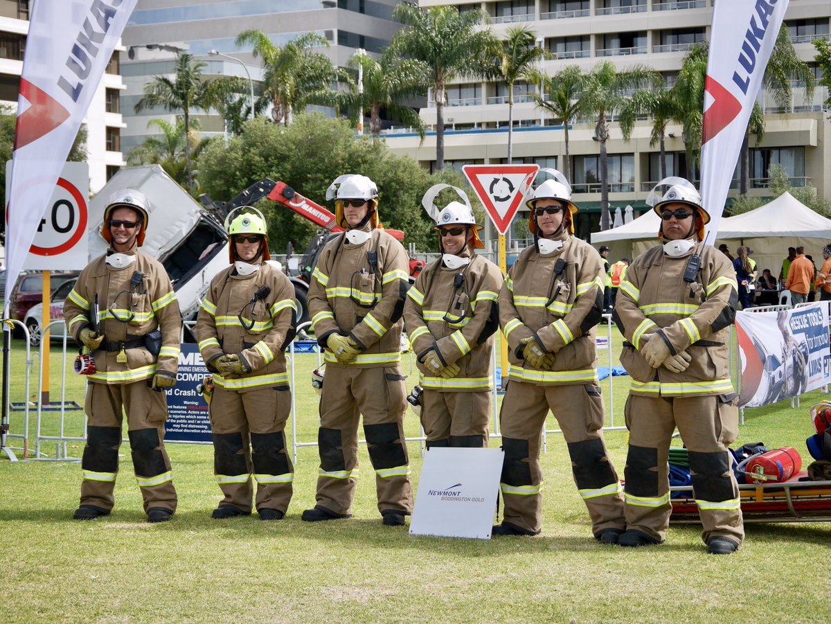 ausgoldindustry's tweet photo. .@NewmontAu's Boddington #EmergencyResponse team getting serious as they take on the road crash rescue on the final day @MERCinPerth! See @ausgoldindustry members test their lifesaving skills @CityofPerth in Langley Park #mercinperth #merc2018 #ERT #gold #goldmining https://t.co/6Da7zrbJnF