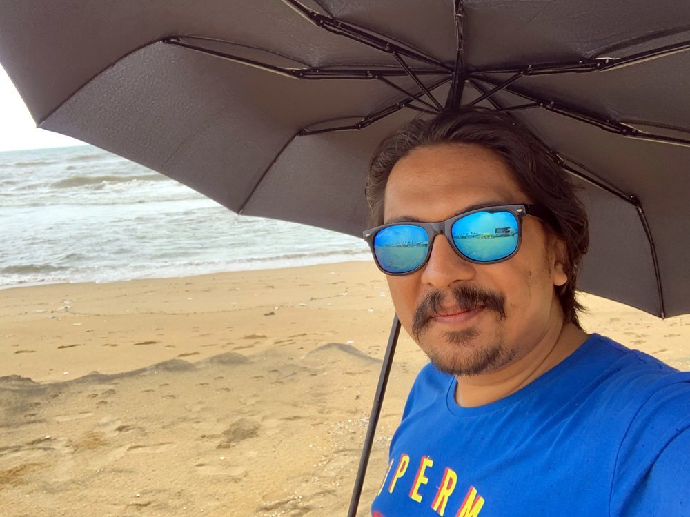 MiStoreKLCC's tweet photo. Mi Umbrella  😆.. Impressed with its build quality https://t.co/fcNebaXgNb https://t.co/NO3AASi5SJ