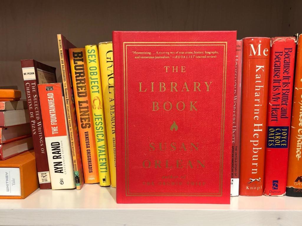 SimonBooks's tweet photo. "In @susanorlean's newest book, she tackles a subject familiar to everyone: the American public library. In fact, it’s already being called a love letter to libraries. It’s also, in many ways, a love letter to books. And yeah, you’ll love it." -@bustle
https://t.co/PDpQG6SSnQ https://t.co/cJUyMYwDi6