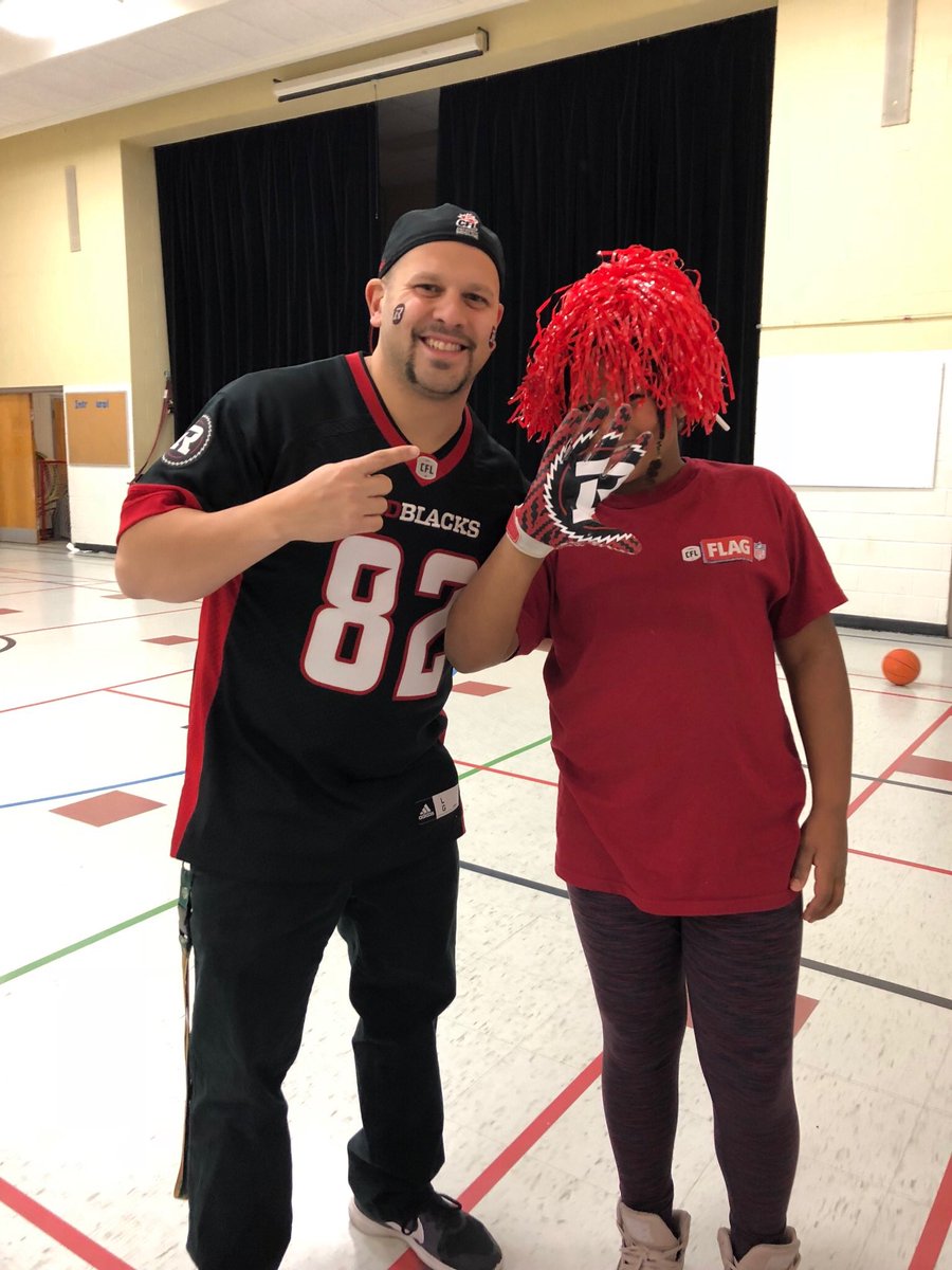 MrPasqua's tweet photo. A few @REDBLACKS fans @FJMcDonaldOCSB showing their pride on Friday.  It was a cold day but the true Canadian in all of them came out.  They were proud to wear their gear but also play football in the snow. #GreyCupWeekend @DCollins_07 @Gelliman82 @DSpencer4_ @WilliamPowell33 https://t.co/mj6UewiCqN