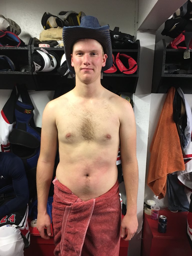 LeifGus's tweet photo. @KyleElks POG. A clapper from the point. His first as an Elk #6 Carter Tangen. Honourable mention to @boss1661 with a Hatty and 3 helpers! https://t.co/ATydA3SZSL