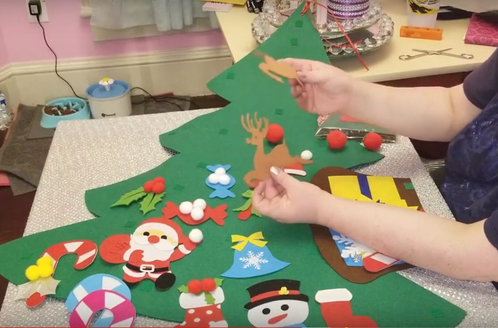 PinkKittyBB's tweet photo. JOKBEN DIY Felt Christmas Tree Set.  I personally think you could use this as a sort of advent calendar, letting the child chose 1 piece a day and add it to the tree through Christmas.  HIGH QUALITY.
https://t.co/7pycXjiFOt https://t.co/ICwR05dEdJ