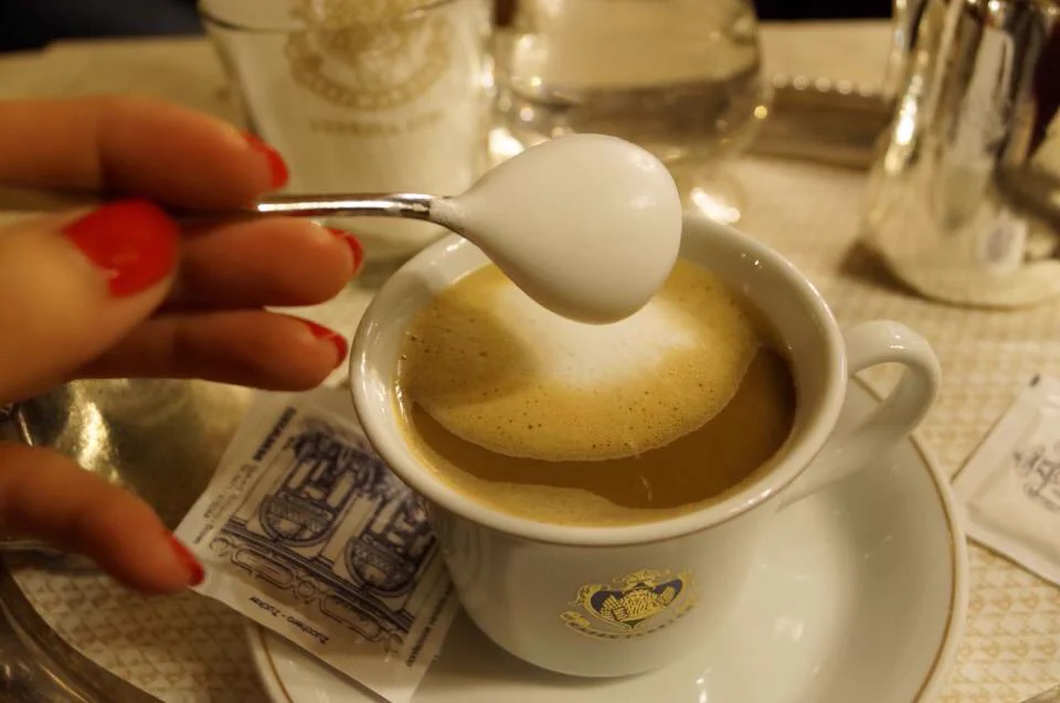 ヴェネチアのサンマルコ広場にあるカフェ・・・オシャレすぎるでしょｗｗｗ