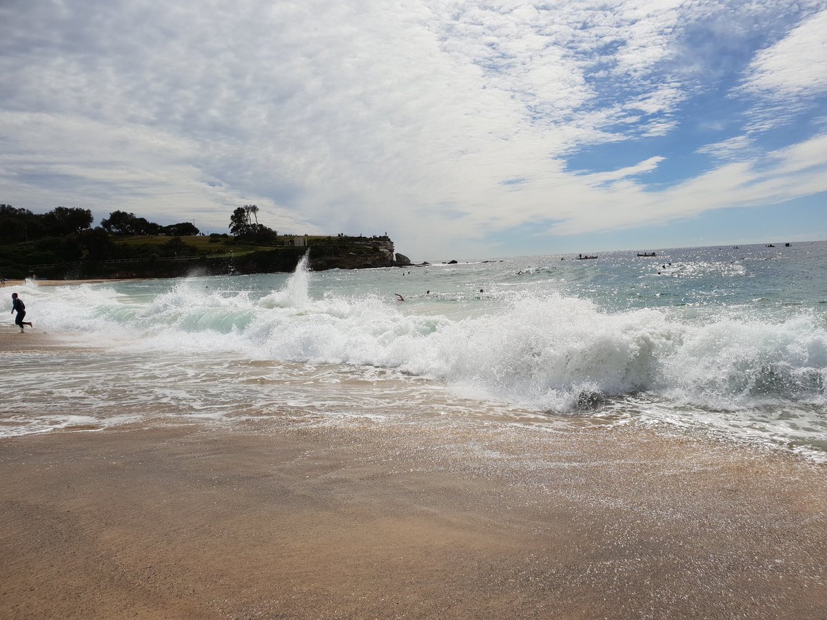 jokelitt's tweet photo. What a debacle #CoogeeSwims #CoogeeIslandChallenge paid $100 this morning (for 2) watched 1st couple of groups go and then nothing.... then finish buoy moved... then course changed to 1km... then changed again... left in frustration https://t.co/Btnh17ntL4
