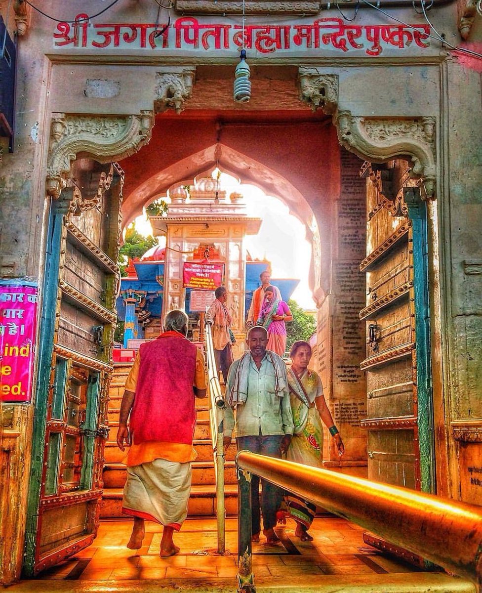 real_aiwonders's tweet photo. #bramhatemple #pushkar #pushkarlake #viewfromthetop #ropeway #ride #savitritemple #holyplace #holy #scenic #rajasthan #skyline #cityview #landscape #incredibleindia #roadtrip #withma #day4 #latergram #oldtemplesofindia #hindiscript #windows #india #tourisminindia https://t.co/AEJckMJ70I