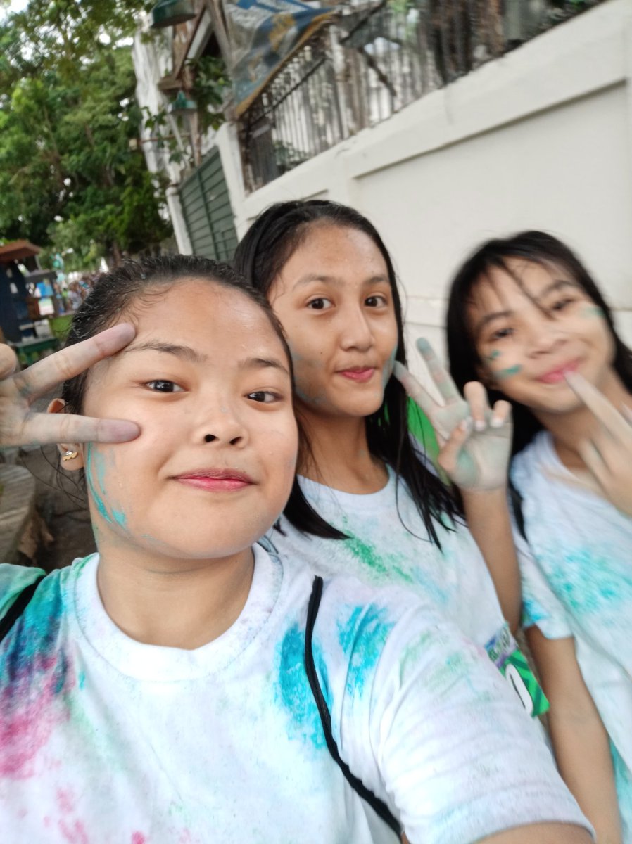 _juwni's tweet image. @_Aibohpoleta  #ColorRun2k18