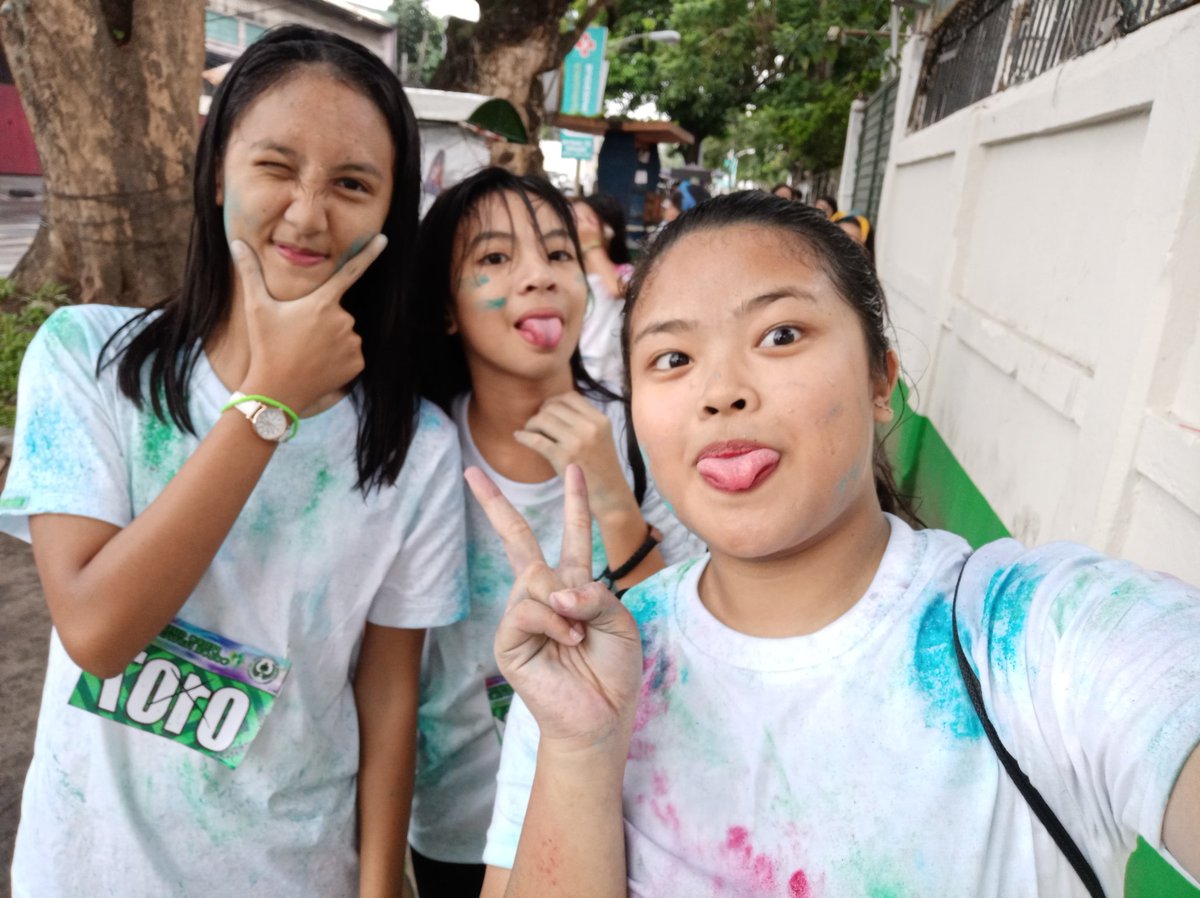 _juwni's tweet image. @_Aibohpoleta  #ColorRun2k18