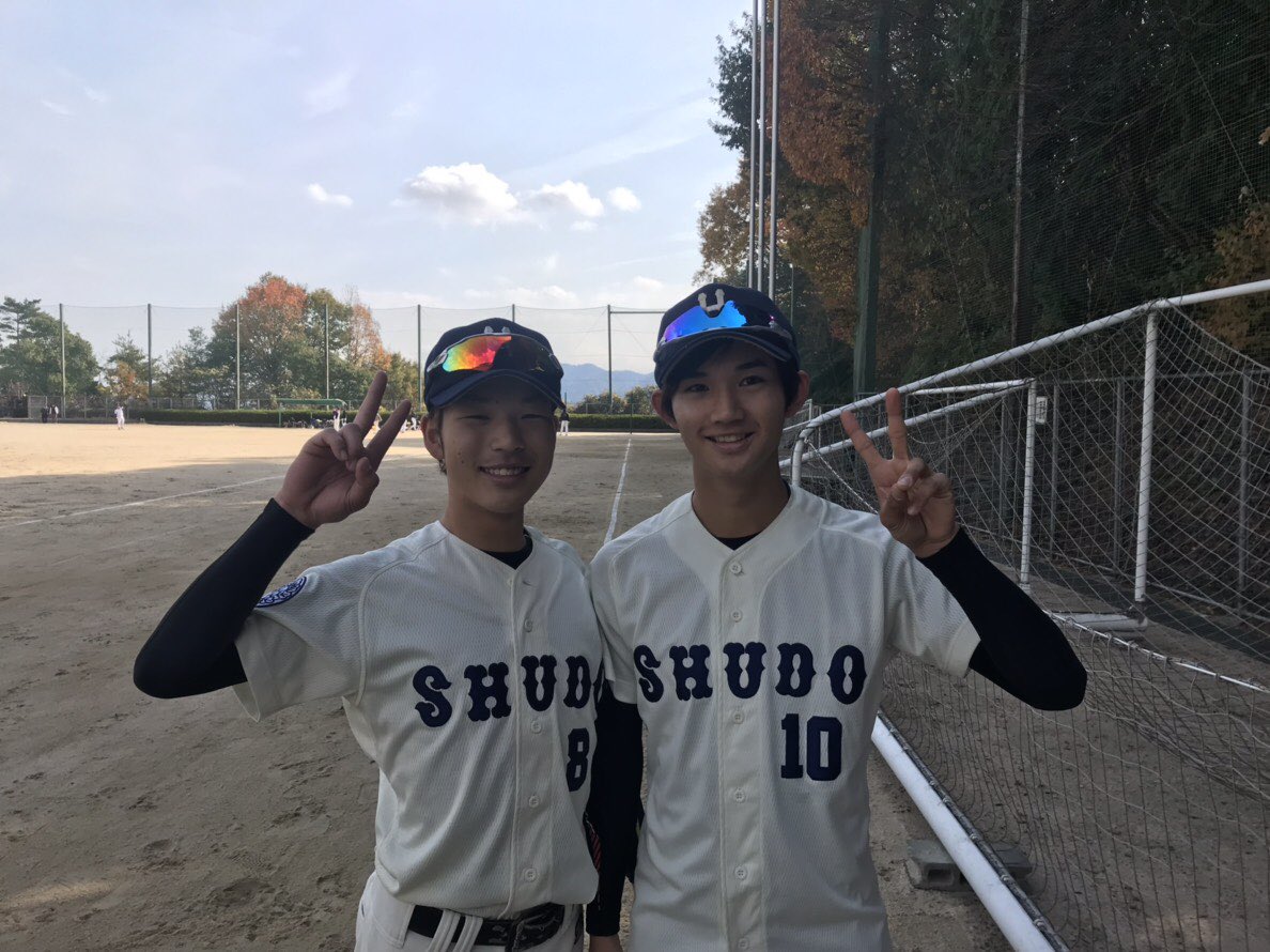 softball_shudo's tweet photo. 今日で世代交代です。お疲れ様でした。
新キャプテンの赤沢をよろしくお願いします🥺 https://t.co/2ShfvdtIxf