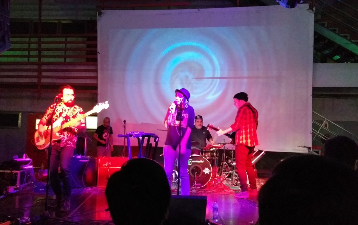 nuestrorockgt's tweet photo. La banda nacional @ninaindigomusic en escenario del @barriletefest. #Rock502 #Guatemala https://t.co/pBS1kNlauP