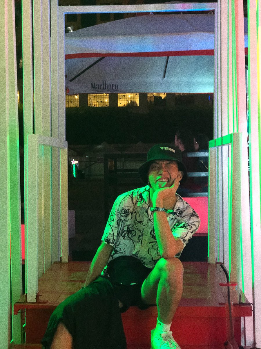 paulxsese's tweet photo. DRUNK IN LOVE #ThisIsTheFuture #FUTURELANDPH π― https://t.co/559k141R8m
