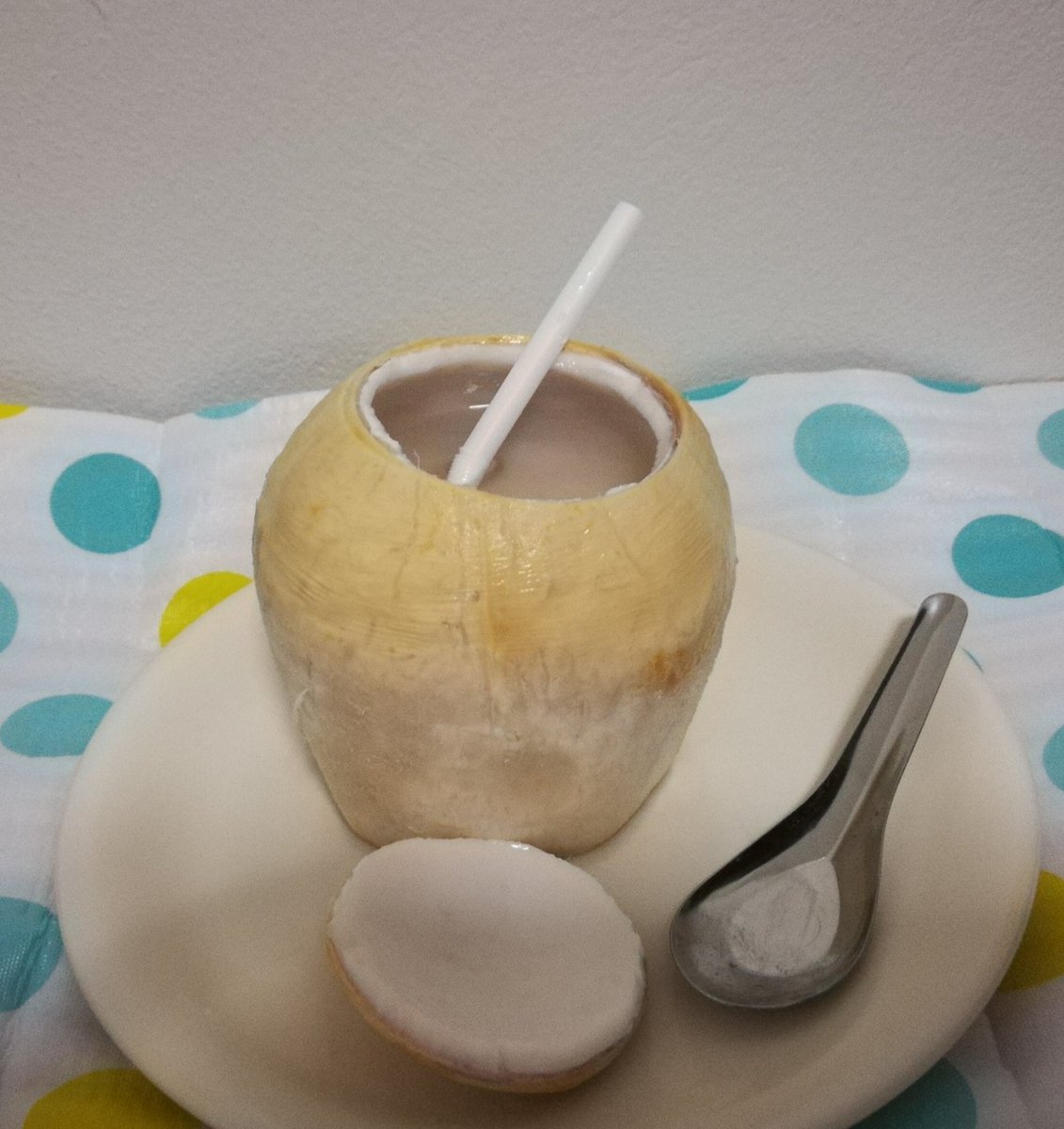 Supak_prasert's tweet image. #มะพร้าวน้ำหอมพร้อม
รับประทาน
#cocofresh
เนื้อมะพร้าวอ่อนกำลังดี พร้อมหลอดและช้อน เปิดสะดวก กินง่าย อร่อยชื่นใจได้ทุกที่
ราคา 39 บาท
#รีวิวเซเว่น