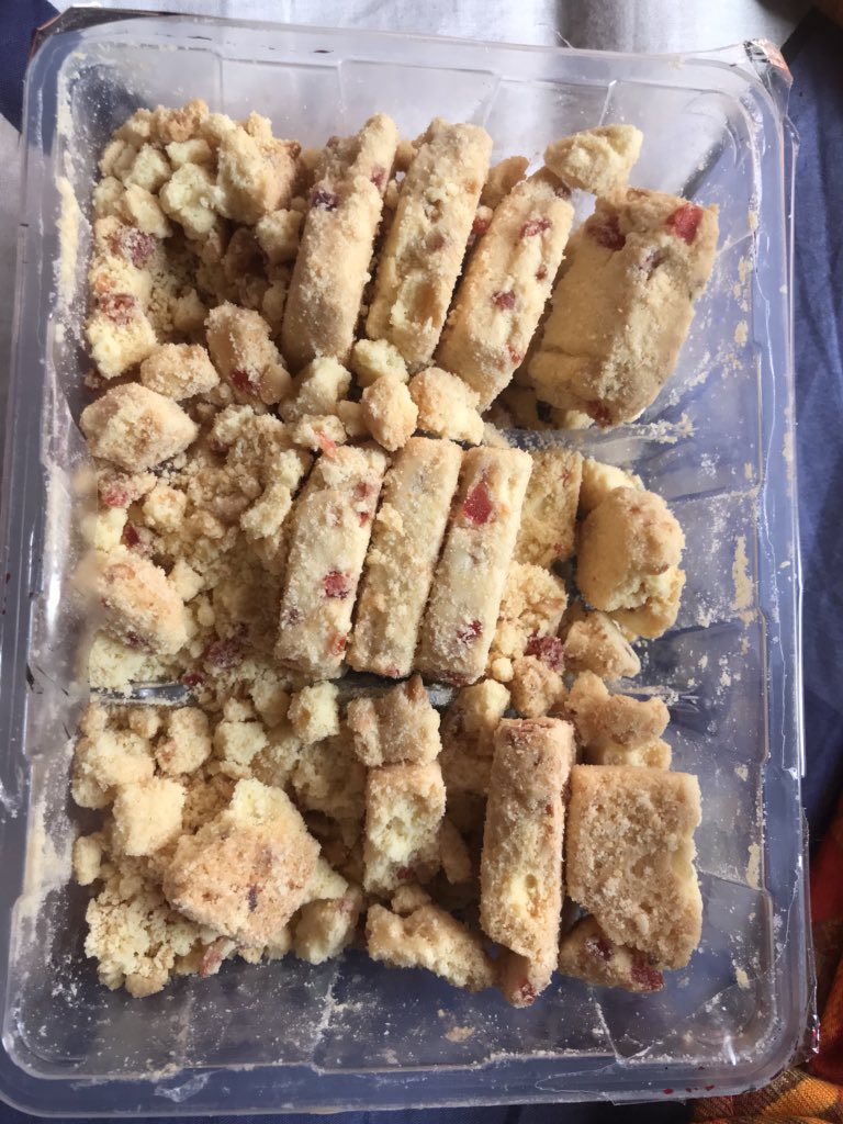 harsh_giri's tweet photo. This is the way Karachi Bakery deals with their customers. I bought it from Lajpat Nagar, Delhi last night and found each piece broken. @KarachiBakery https://t.co/sKqAlZWzr4