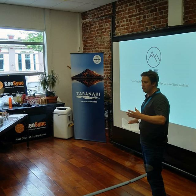norbu09's tweet photo. next up is ask sassi at #swt2018 https://t.co/lHT5SF9h7x https://t.co/D5roKe47ls