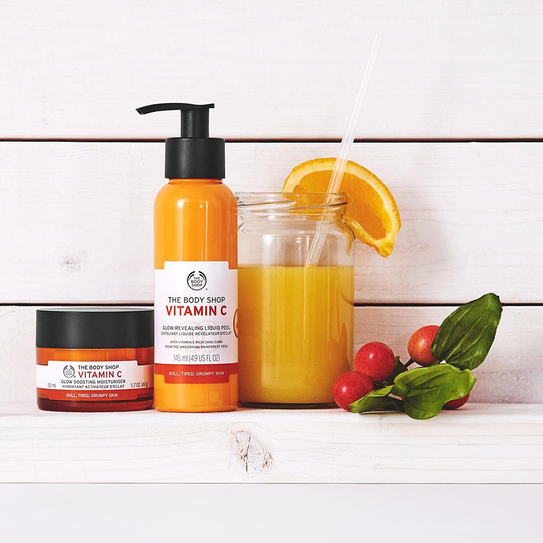 TheBodyShopIND's tweet photo. Glow on! Give your skin a boost with our Vitamin C Glow Revealing Liquid Peel and Glow Boosting Moisturiser. #HelloHappySkin
Shop now- https://t.co/PLp6vr5BeO https://t.co/AshiQeDeV4