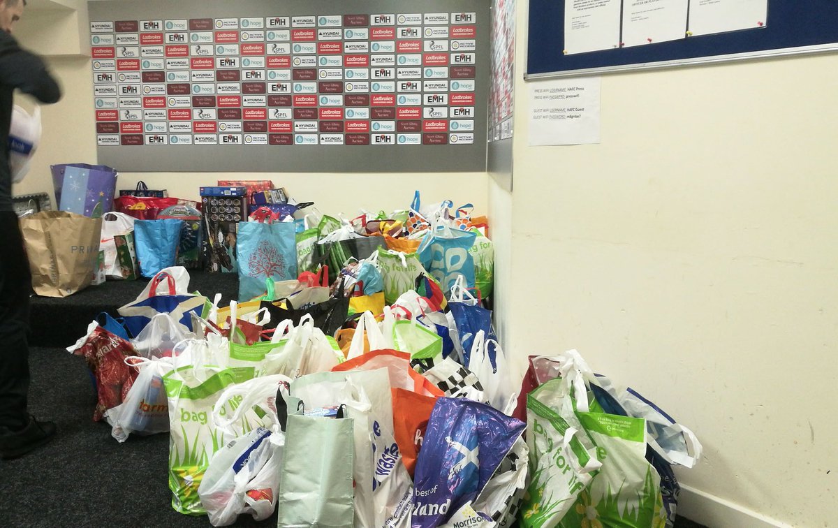 acciesfc's tweet photo. We're overwhelmed with the donations to our #TinAndToy campaign in aid of the Hamilton District Foodbank. We're not even halfway through day 1!
#4DaysOfGiving 🙌 https://t.co/uarTi3mFyL