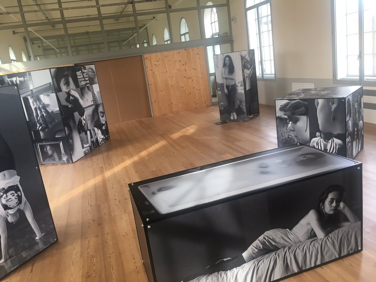 ExFilanda's tweet image. #rispettaMI 
@ExFilanda di Sulbiate oggi 25/11 la mostra è aperta dalle 15 alle 19.
#AMORtE #ritrattodidonna #scarpetterosse 
#25novembre 
#nonenormalechesianormale #sempre25novembre
#ungiornononbasta #noviolenzasulledonne #violenzacontroledonne