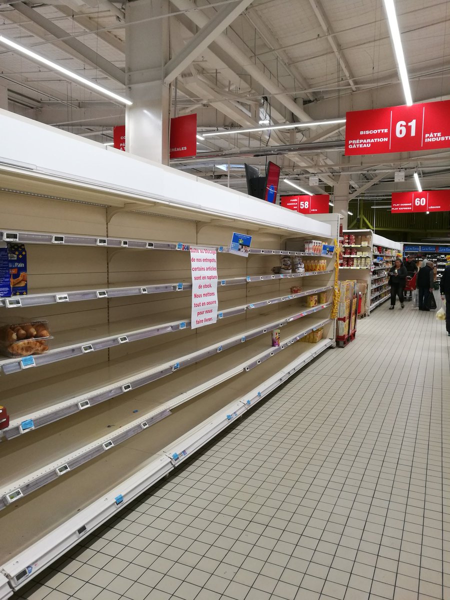 tikehau_pf's tweet photo. C'est la crise 😱
Pas grand chose dans certains rayons de l'hypermarché Auchan #Sète
La faute à qui ???  au #BlackFriday 😂

#GiletsJaunes #consommation https://t.co/UUzU22wHVk
