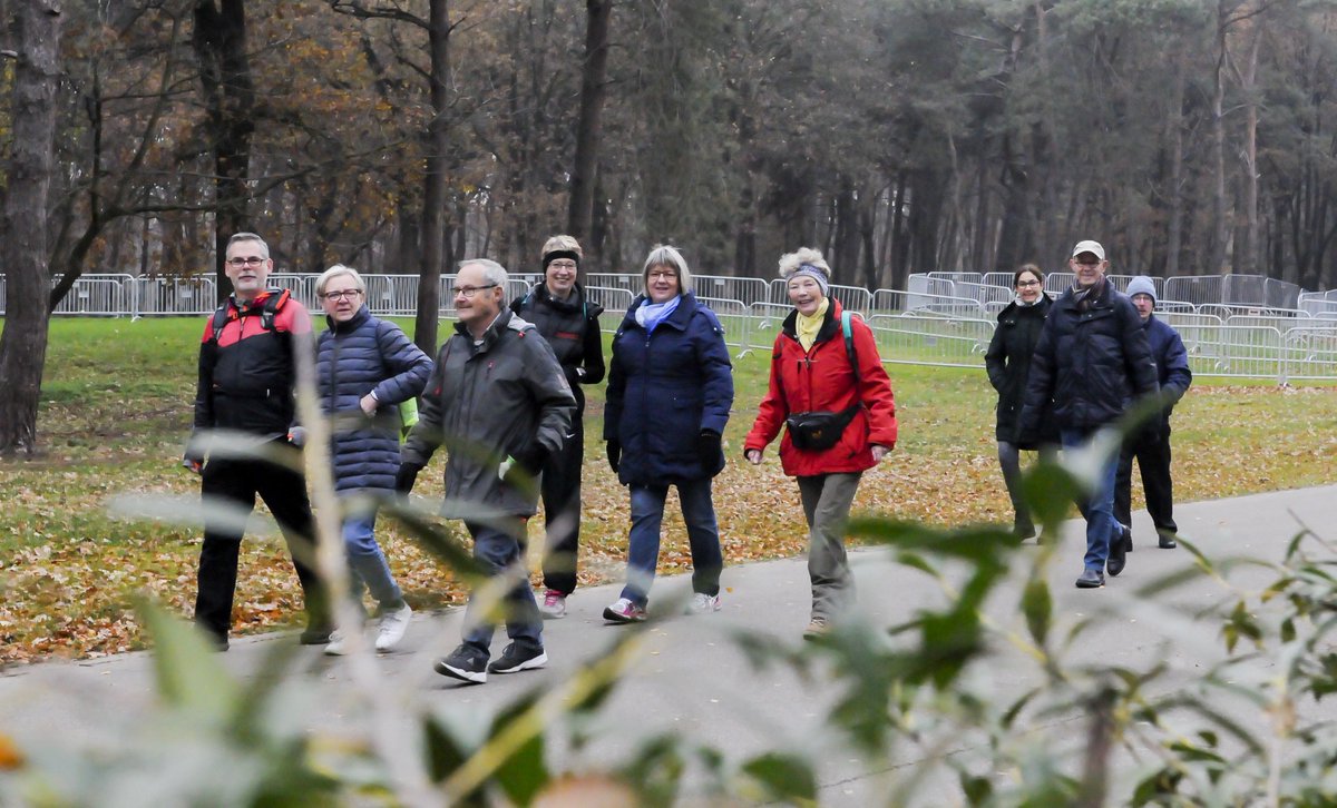 Gisteren een super dag gehad. Een dag vol met wandelen, Special events, Racerunners, Jeugdwedstrijden, Thebe extra 5 en 10 km, Recreanten cross en we sloten af met wedstrijden voor de masters. De foto's staan op Facebook en meer foto's volgen.