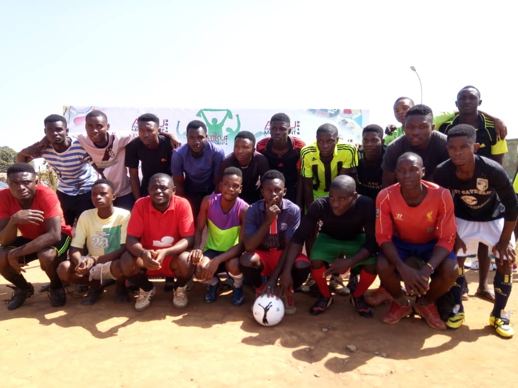 forbetter_life's tweet photo. Football Challenge in Honor of HE @atiku at Durumi 2, Abuja.
@bukolasaraki @OfficialPDPNig
#Betterlife #Betterlifemovement #LetsGetNigeriaWorkingAgain https://t.co/PzDJkwHyfF