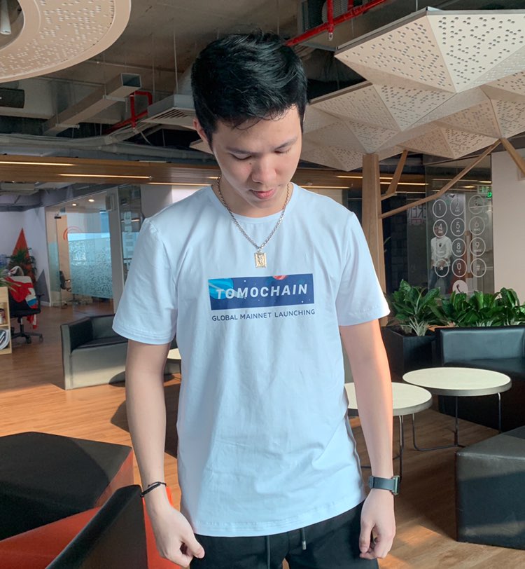 BuildOnViction's tweet photo. Hey TOMO fellas, wanna get one of these bad boys (or 20 $tomo)?
Please add some more joy to our mainnet by taking cheering pictures or making gifs/videos yourself and sending us before next Tues to grab the gift π
Have fun and enjoy the party π
#TomoChainMainnet #ComingToYou https://t.co/AFCjOJRDGc