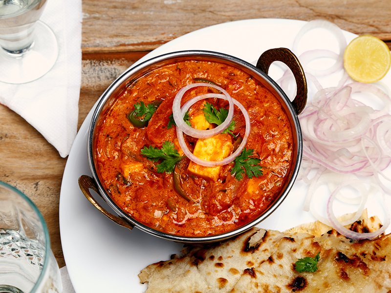 FPSVadodara's tweet image. Thick cubes of Paneer simmered in a fine melange of Indian spices and tomato curry, Kadhai Paneer served at the #TheRasa tastes best with a buttery naan. 
#PaneerDishes #PaneerCurry #KadhaiPaneer #CottageCheese #IndianCurries #Delicious #FourPointsbySheratonVadodara #Vadodara