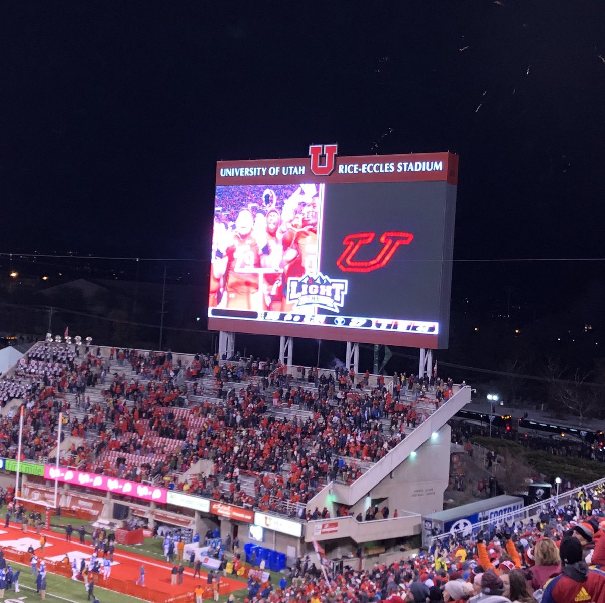 HarrietHopfMD's tweet photo. That second half though. #GoUtes #JustARegularTeam. #WithFireworks @utahathletics https://t.co/MwSN8vE39Z