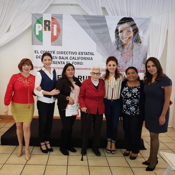 sheilaflores's tweet photo. Encantada de compartir la jornada de hoy con las mujeres de Tijuana, con quienes reflexionamos sobre liderazgo y poder personal, gracias querida @yadirahhdez por la invitación. Mi reconocimiento a tu labor y a la de Alberto Nava al frente del #PriTijuana https://t.co/hObJx279BL