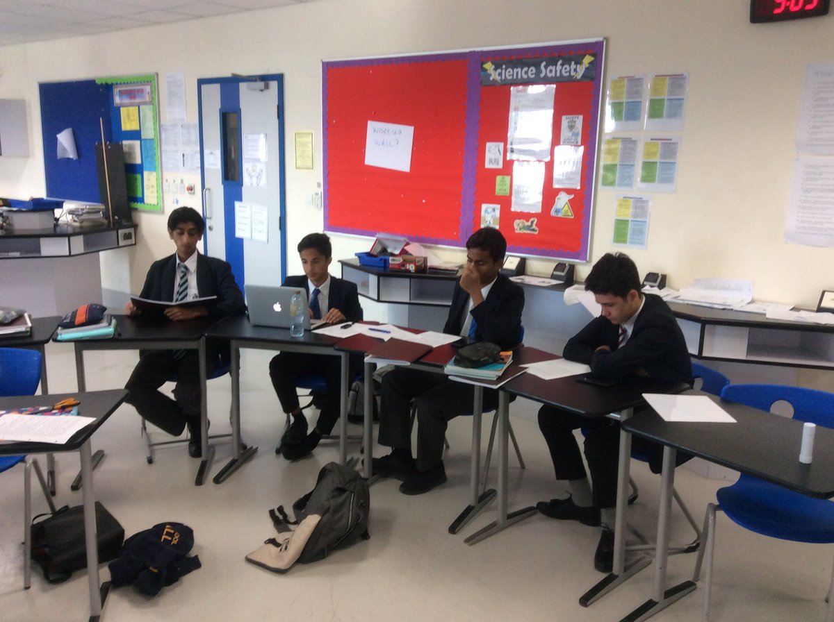 ReptonDXBPhysic's tweet photo. Year 11’s presenting and debating energy resources. Emission v usefulness debate to come https://t.co/qIgaeSdjVP