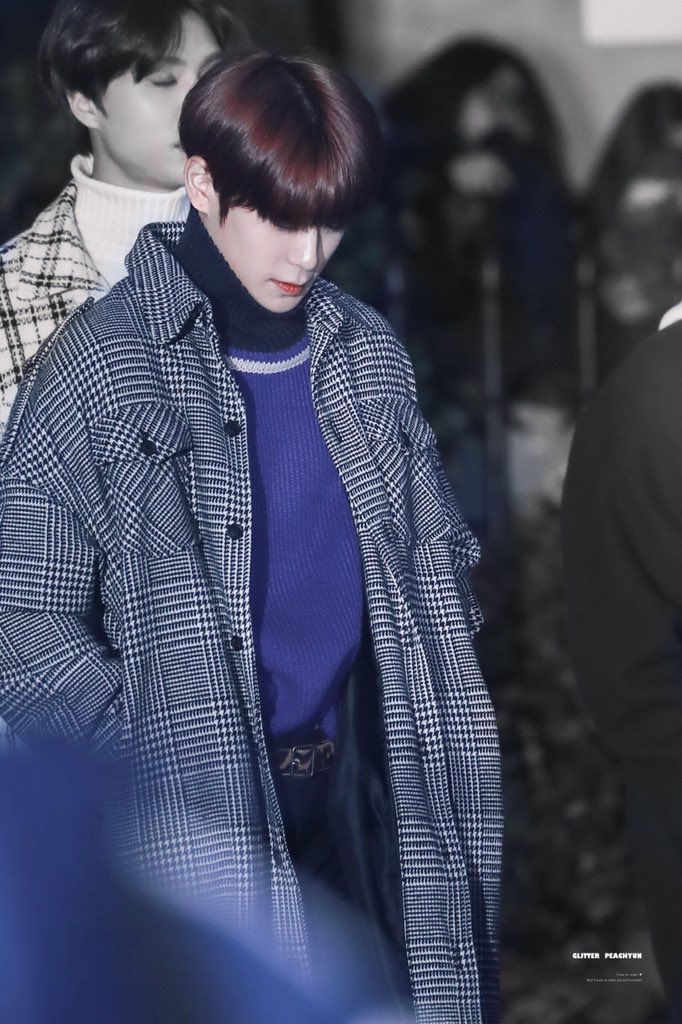 GPeachyun's tweet photo. 181123   뮤뱅출근  

Each day is Valentine’s day ♡

#nct재현 #nct127⁠ ⁠⁠ #재현 #정재현 #jaehyun #엔시티 #엔시티127⁠ ⁠⁠ ⁠#NCT https://t.co/zNJn6lxWWH