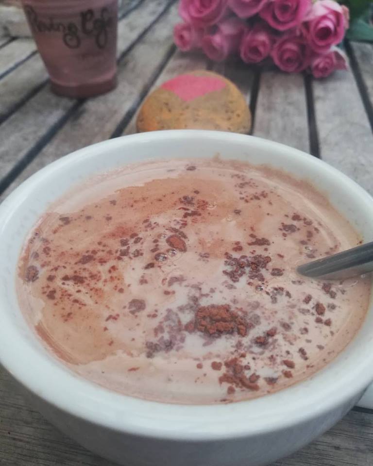 rovingchefLdn's tweet photo. Hot dark chocolate #works4me #helloluvs #helloboys #haveagreatday #rovingcafelondon #Shoreditch #innit โค๏ธ https://t.co/eTt1UOKqXY