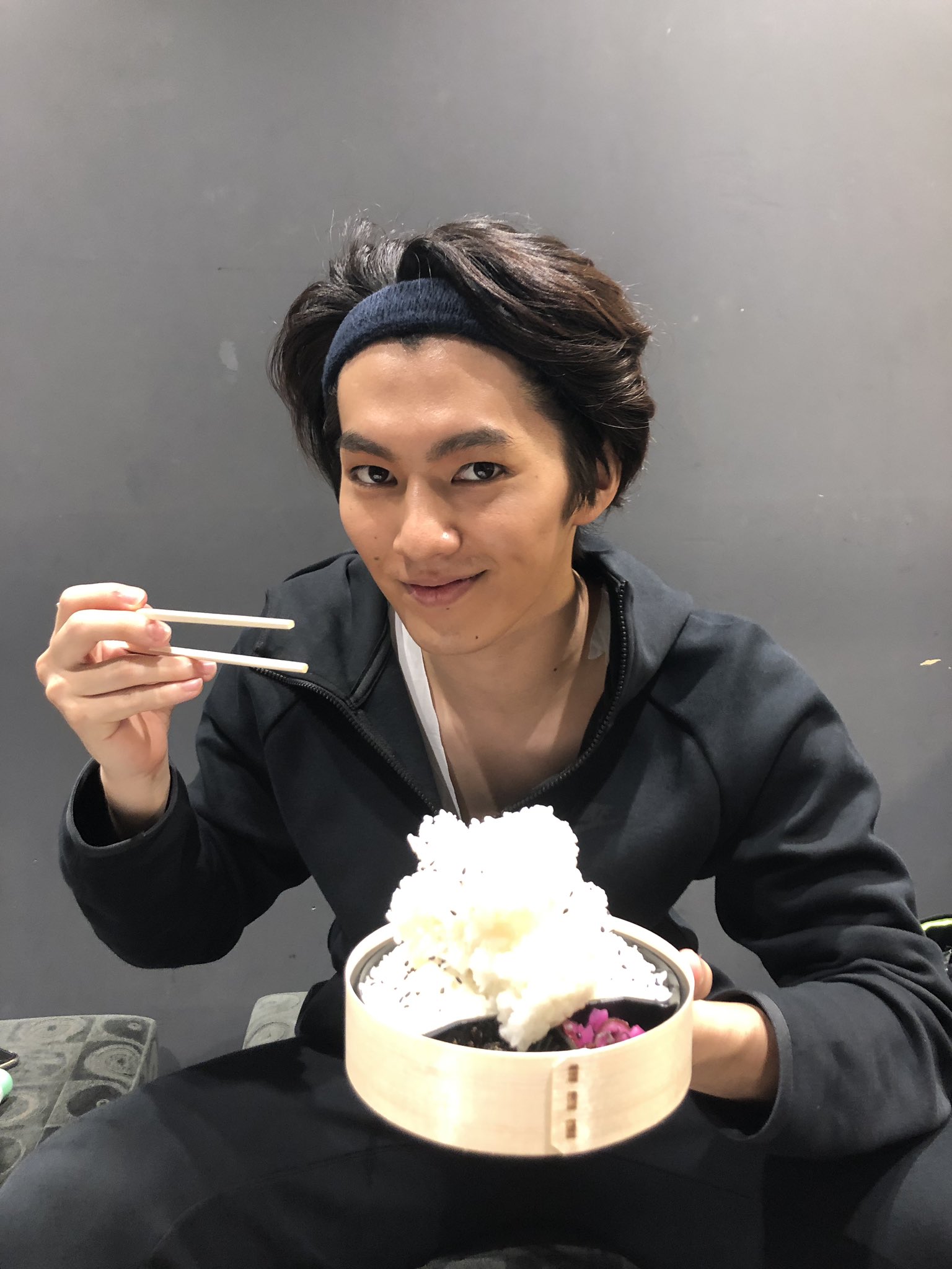 陳内将 今日で最後の筋トレ部 いつもより追い込みました 食べ盛りの昌暉に僕のご飯をあげました 笑 ついに千秋楽 行ってきます ヨナステ 矢部昌暉 食べ過ぎ 筋トレ部 T Co Vpxlq64few Twitter