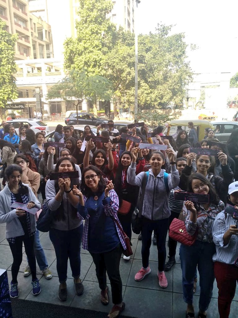 bangtan_india's tweet photo. We Successfully distributed banners at 9AM Nehru Place show, Delhi! And also gifted a bouquet to the Delhi @INOXMovies manager!

More updates soon! Tag us if you recieved it ☺💜

Thank-you so much INOX (@INOXSupport) for making it possible to watch @BTS_twt #BurnTheStageAtINOX https://t.co/QCSBYbfPR9
