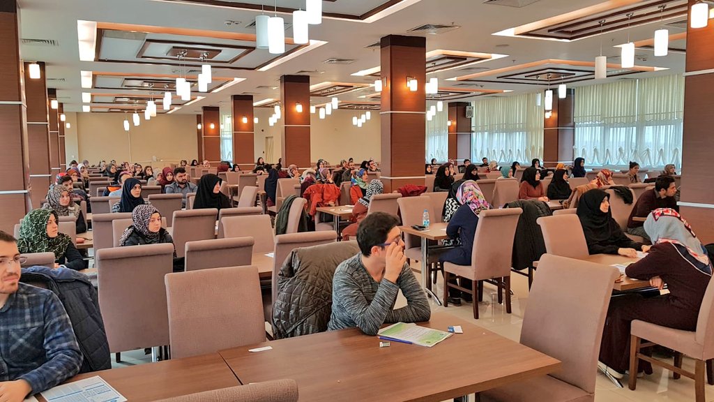 AnkaraKYGM's tweet photo. Türkiye geneli KYK Yurtlarında yapılan Osmanlıca sınavlarında illerinde birinci olan ve yarı finalde yarışacak gençleri ağırladık.

Devam eden yarı final sınavında yarışan tüm gençlere başarılar diliyoruz.
#BenimYurdumKYK https://t.co/1aQvssr9cb