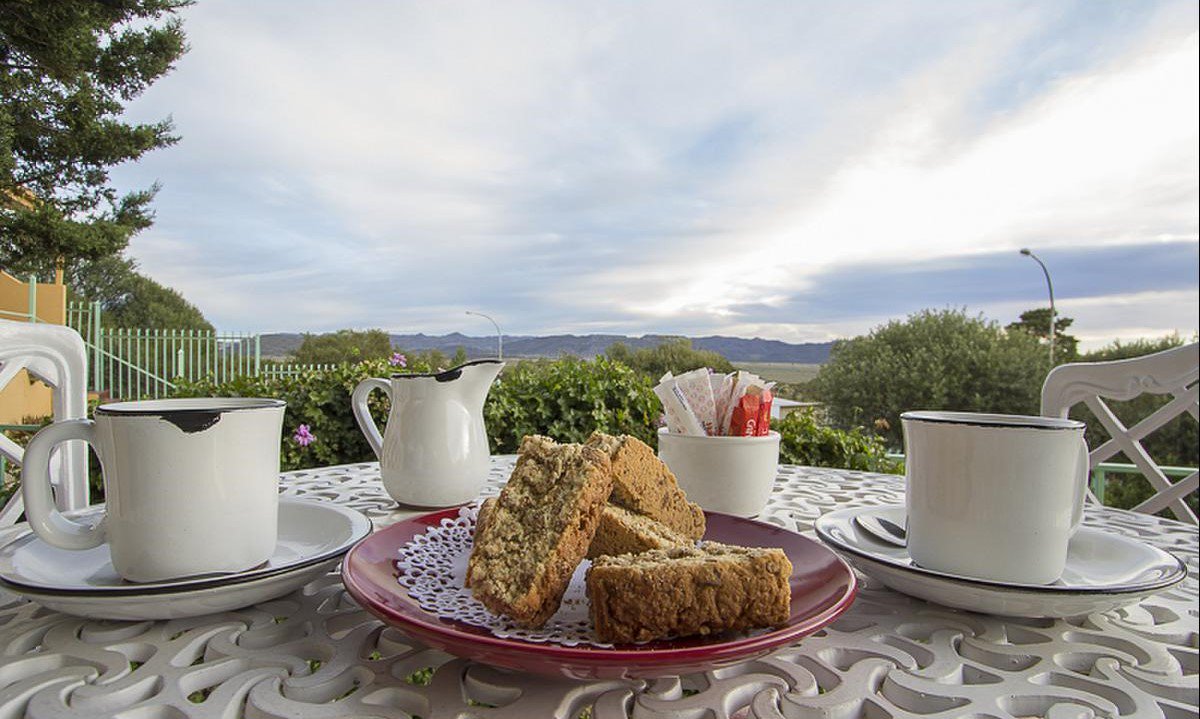 TravelGround's tweet photo. Are you also having home baked rusks with your coffee on this beautiful Sunday morning? https://t.co/YbDlOB9CE0 @ILoveFreeState @travelopulent @LocalisLekke #GariepDam #FreeState #LocalIsLekke https://t.co/tCPhRv2rIY