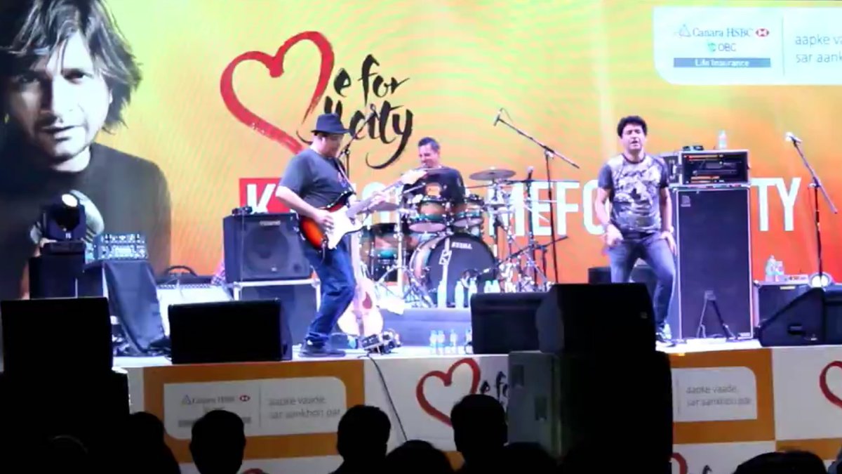 BeingTeJan's tweet photo. Absolutely loved seeing @K_K_Pal perform LIVE last night to some of the chartbusters like Tadap Tadap Ke, Khuda Jaane, Tu Jo Mila, Tu Hi Meri Shab Hai, Pyaar Ke Pal, Yaaron Dosti, Tu Aashiqui Hai, Kya Mujhe Pyaar Hai, Hai Junoon, Tune Maari Entriyaan, Labon Ko, etc. #MeForMyCity https://t.co/PSo304KWoR