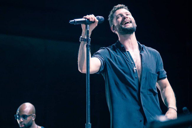 unisifmyk's tweet photo. [HIGHLIGHT] @calumscott katanya bakal nyanyiin 15 lagu di konsernya di Jakarta awal Desember besok Intelektual Muda #NetizenUpdate https://t.co/JX6aIxfiNg