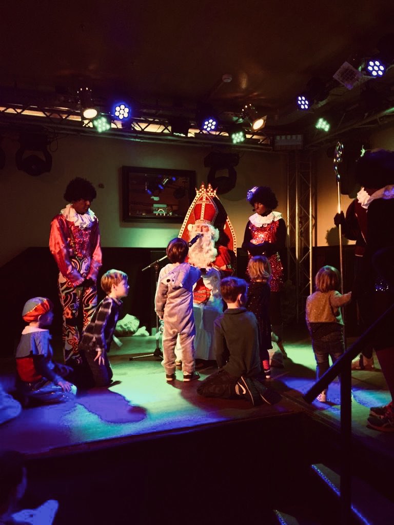 Gisteren weer een goed georganiseerd Sinterklaasfeest van <a href="/ReefInfra/">Reef Infra</a>. Laten we de goed heiligman niet vergeten in de adressenlijst voor de naamswijziging. Van <a href="/ReefInfra/">Reef Infra</a> naar <a href="/Struktonciviel/">Strukton Civiel</a>