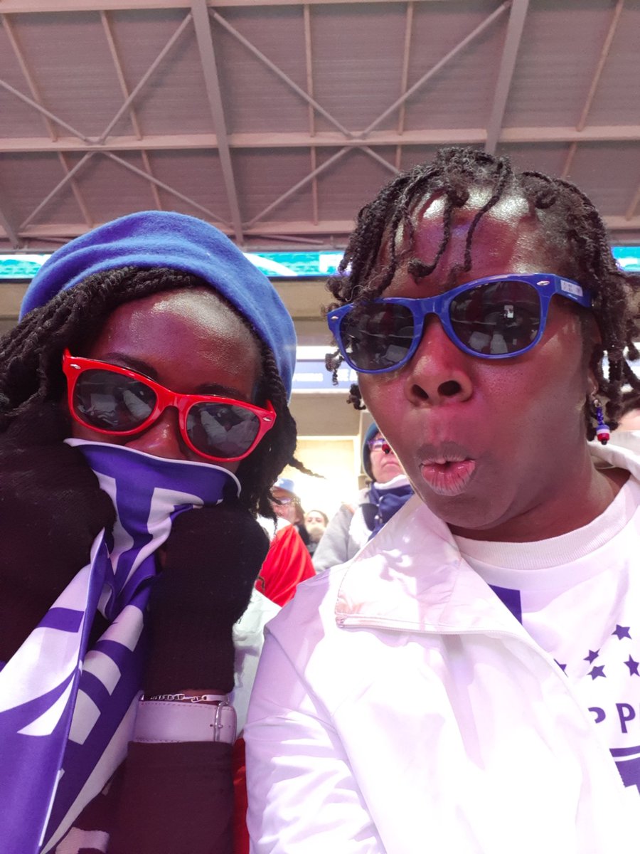 Fwee82's tweet photo. #UnVraiSupporterCest quelqu'un qui a peur pour son équipe mais qui la soutient jusqu'au bout. Allez les bleus, 2-1, on peut le faire ! #wearetennis #wearetennisfanacademy #TousEnBleu https://t.co/DbCSiaLHVJ
