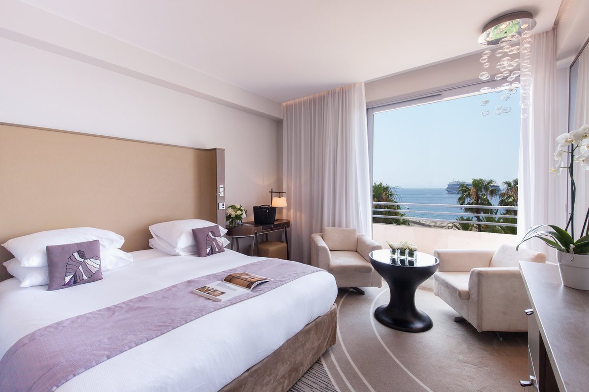 VisitCotedazur's tweet photo. Dernier jour pour profiter d’une semaine d’offres exclusives dans les plus beaux hôtels-spa #CotedAzurFrance ! Réservez nos offres #HappySpaDay dès 115 € par pers. (déjeuner inclus) + nos offres #HappySpaWeek pour 2 pers. à partir de 600 € sur : https://t.co/aU2Pn5lTnI https://t.co/4ely4te8Sf
