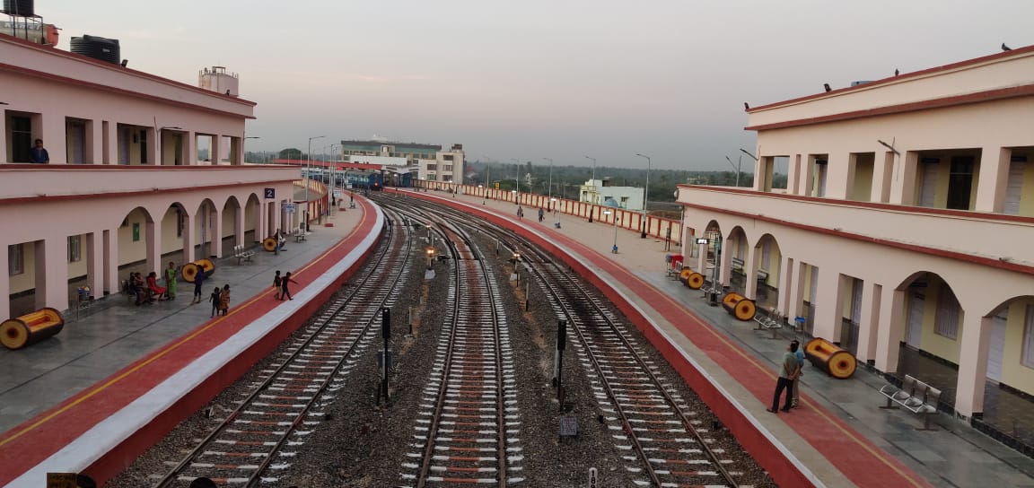 Western Railway on Twitter: "A panaromic view of Somnath Railway Station of Bhavnagar Division of WR, gateway to the important pilgrimage & tourist town of Gujarat. The Somnath temple is believed to
