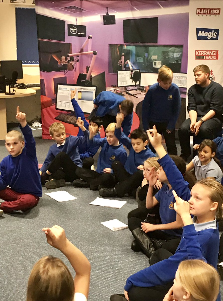 PaulHolloRadio's tweet photo. Well done to @Y6Monteney students @MonteneyPrimary who created some brilliant radio ads on keeping fit &amp; playing sports for @baueracademyuk &amp; @YorkshireSport last week with @itsliamkennedy @radiochloe &amp; @CalumKnight1

An absolute pleasure to visit your fantastic school👍🏼 https://t.co/BncjvaaQ17