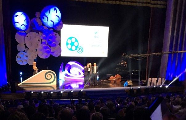 AP_APAlmeria's tweet photo. Cazatalentos, cortometraje de ficción, de José Herrera, gana el premio @AP_APAlmeria en @festivalmeria #Fical2018
https://t.co/hFWolF79PY
Entregó el trofeo nuestro presidente @Granadosjma
Jurado formado por los periodistas @YolandaCruzL @BlancaAneas y @evaristomr
Felicidades https://t.co/moYneLAguQ