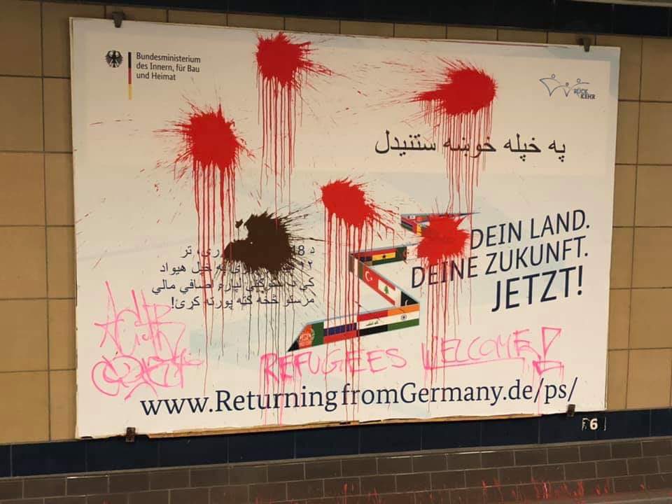 HueJulia's tweet image. Berlin hat keine Lust auf die höhnische Rückkehrwerbung des #BMI ✌️
Wir und über 19.000 andere Menschen auch nicht. Gerne Petition unterschreiben und teilen 🙏🏽💛 #deineZukunftohneHorst change.org/deinezukunftoh…