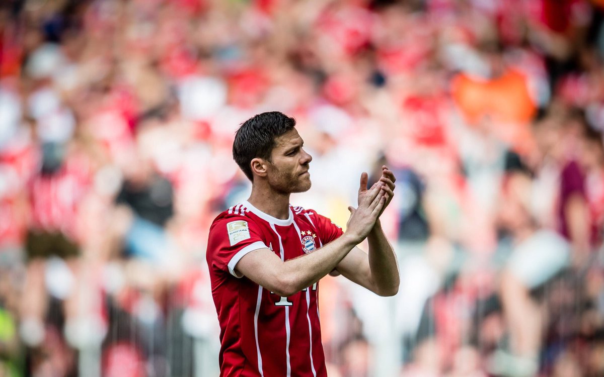 FCBayernES's tweet photo. ¡Hoy es el cumpleaños de una leyenda del fútbol! 🇪🇸

¡Muchas felicidades por cumplir 37 años, @XabiAlonso! 🎂🎉

#MiaSanMia https://t.co/Z6qX9jzhkl