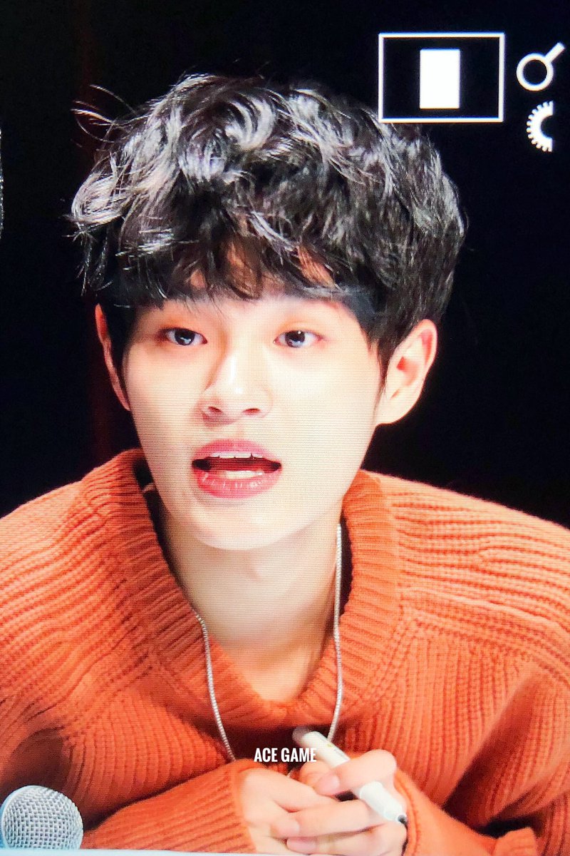 ACEGAME_DH's tweet photo. 181125 #대휘 #이대휘 #DAEHW 너무 예뻤다 최고야😭😭💕💕💕 https://t.co/yodCIjwxH3