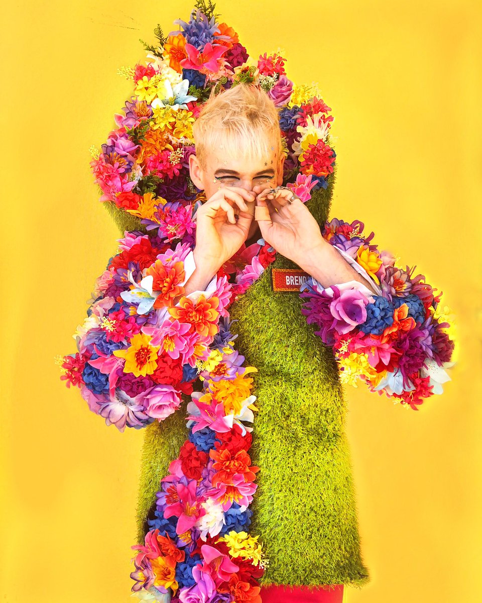 brendandelahay's tweet photo. theBOYfromOz 🌪✨🌈🌼 Tomorrow’s Grand Final floral tuxedo inspired by my life long musical idol - Peter Allen, if he were dressed by my current fashion obsession @itsjeremyscott from @moschino. Xx #AllTogetherNowAU @Channel7 @7AllTogetherNow https://t.co/bnKT5eqkTH